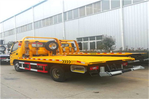 卢氏附近拖车救援搭电